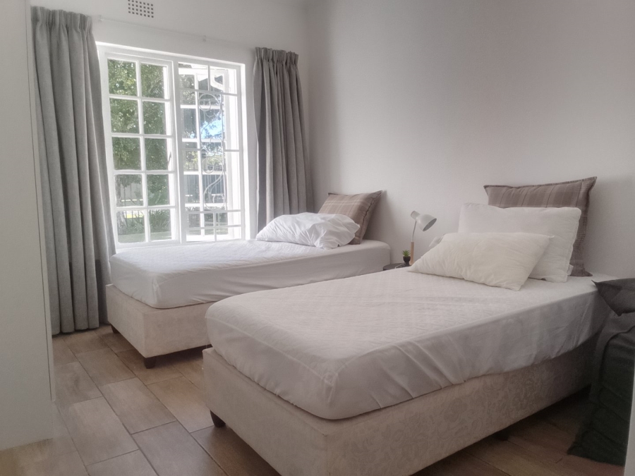 To Let  Bedroom Property for Rent in Loerie Park Western Cape